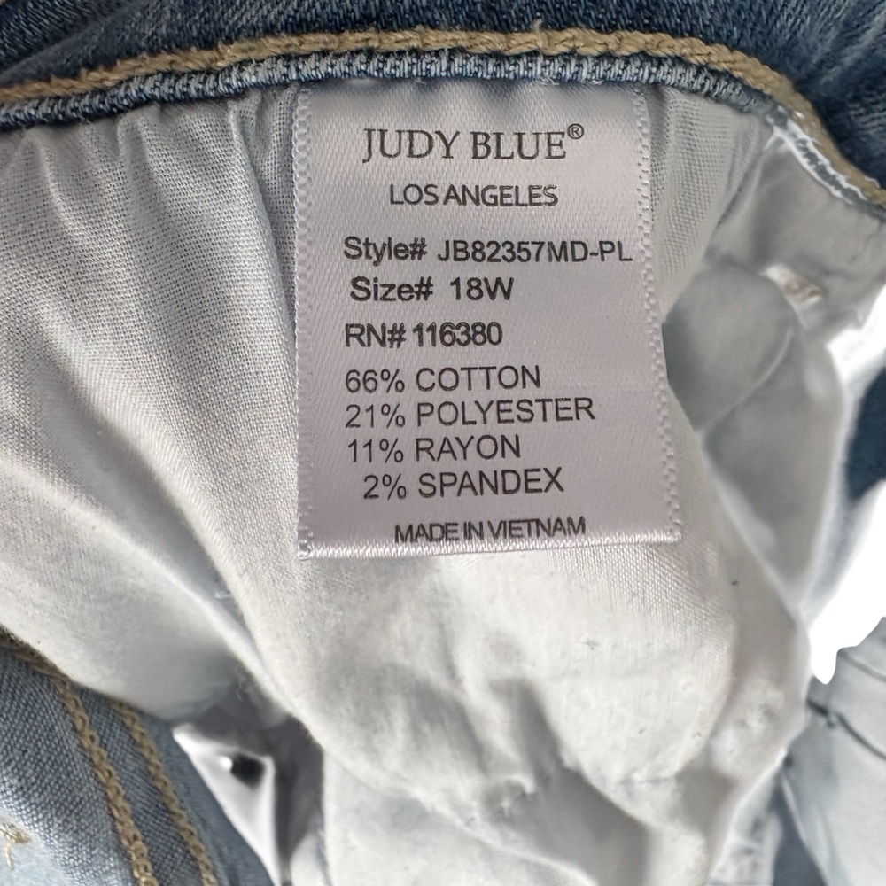 JUDY BLUE Distressed Skinny Fit Jeans in Faded Blue Size 18W — SUPER COMFY!!! - Picture 9 of 10